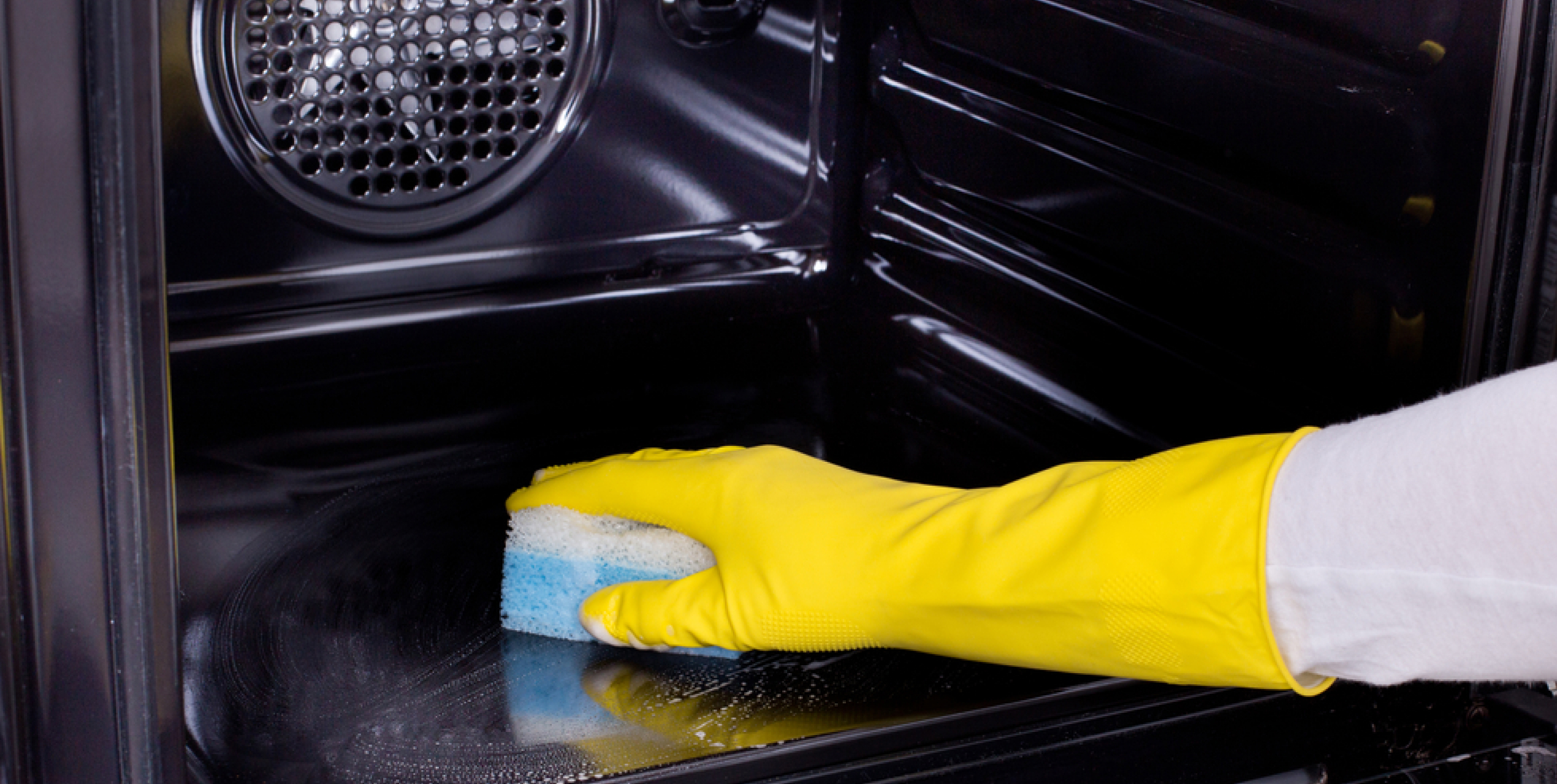 How to keep your oven clean between cleaning