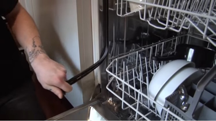 Removing door gasket in LG dishwasher