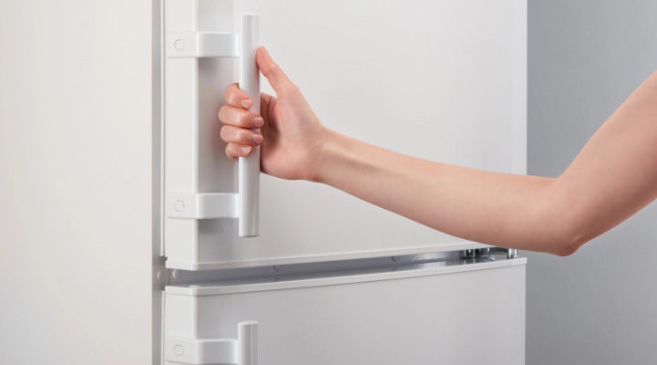 Keeping fridge door shut