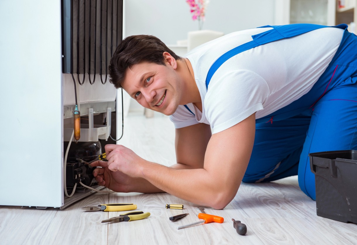 fridge repair Okotoks​